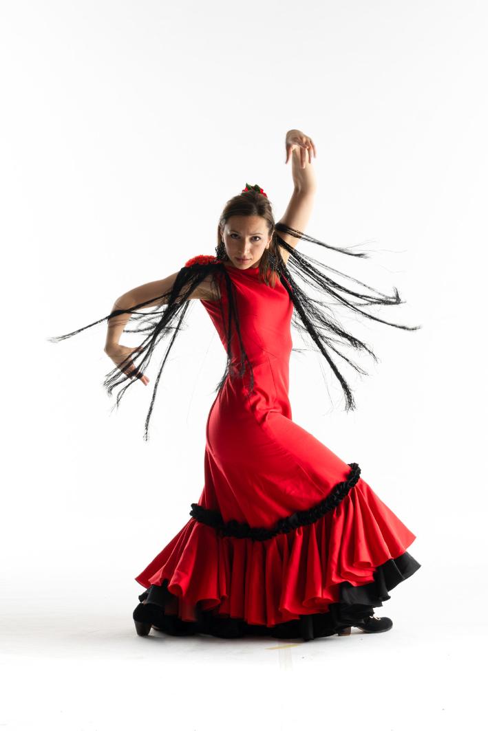 La Balandra flamenco robe rouge danseuse Marseille Arles nimes fos sur mer